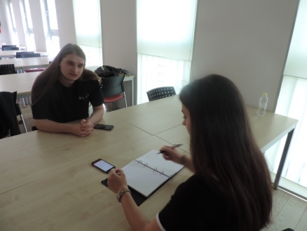 Intervju s gimnazijskim pjesnikom
