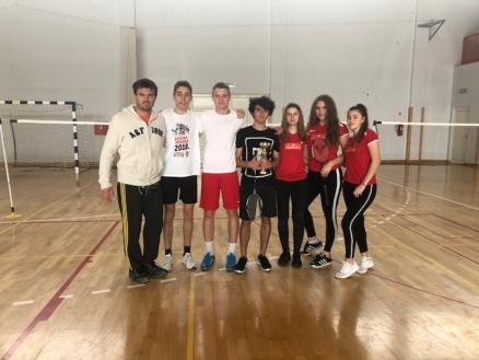 Na državno i u badmintonu